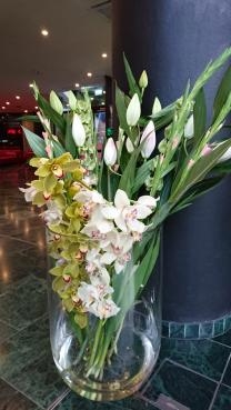 ホテルのロビーに飾ってある切り花|「保原屋生花店」　（福島県伊達郡川俣町の花屋）のブログ